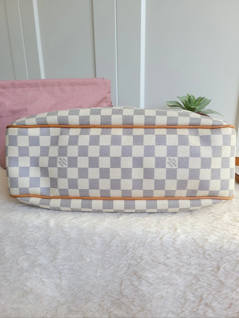 Louis Vuitton shoulder or listings
